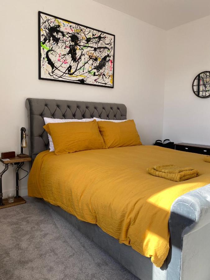 Stylish 2 Bed Apt, 2 Minute Walk From The Beach. Sheringham Buitenkant foto